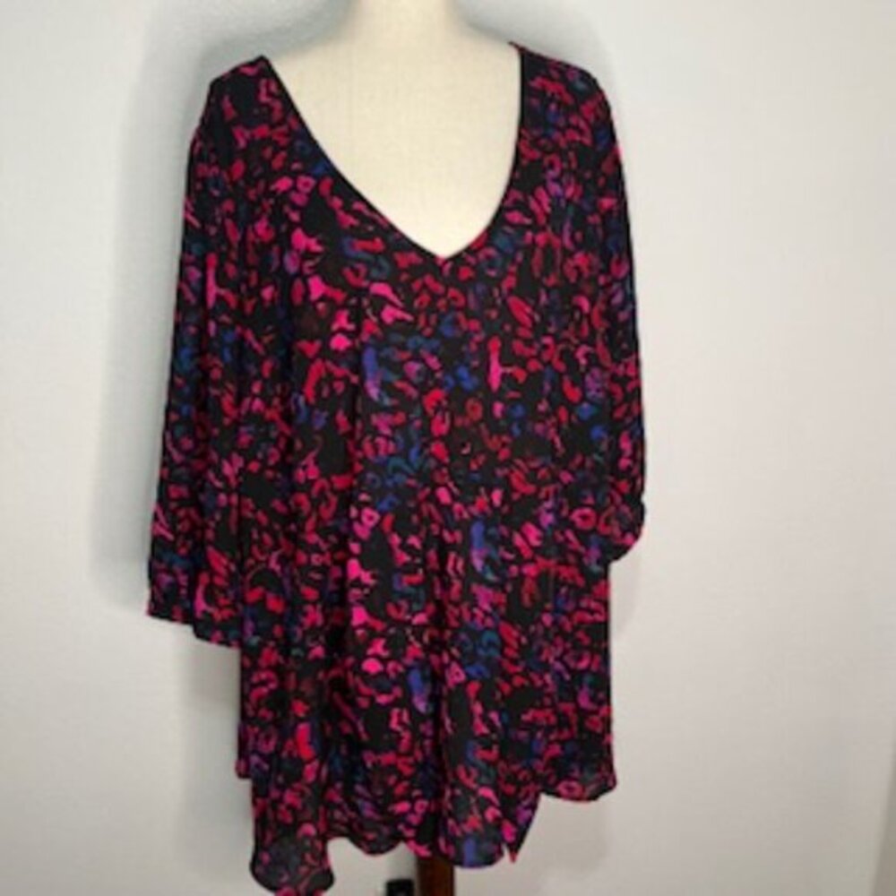 NEW Torrid Floral Blouse Women's Plus Size 4 Empire Waist V-neck 3/4 Sleeve NWT - Picture 2 of 9